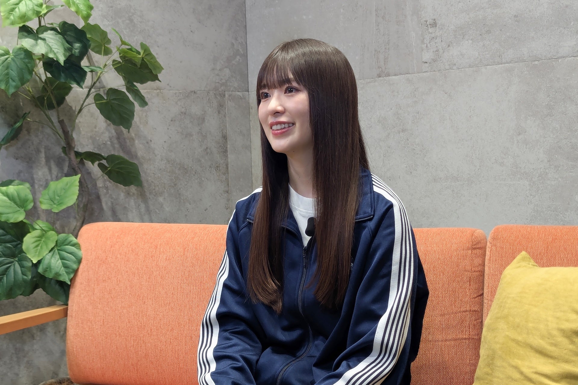 ドキュメンタリーに登場する小川彩のインタビュー写真