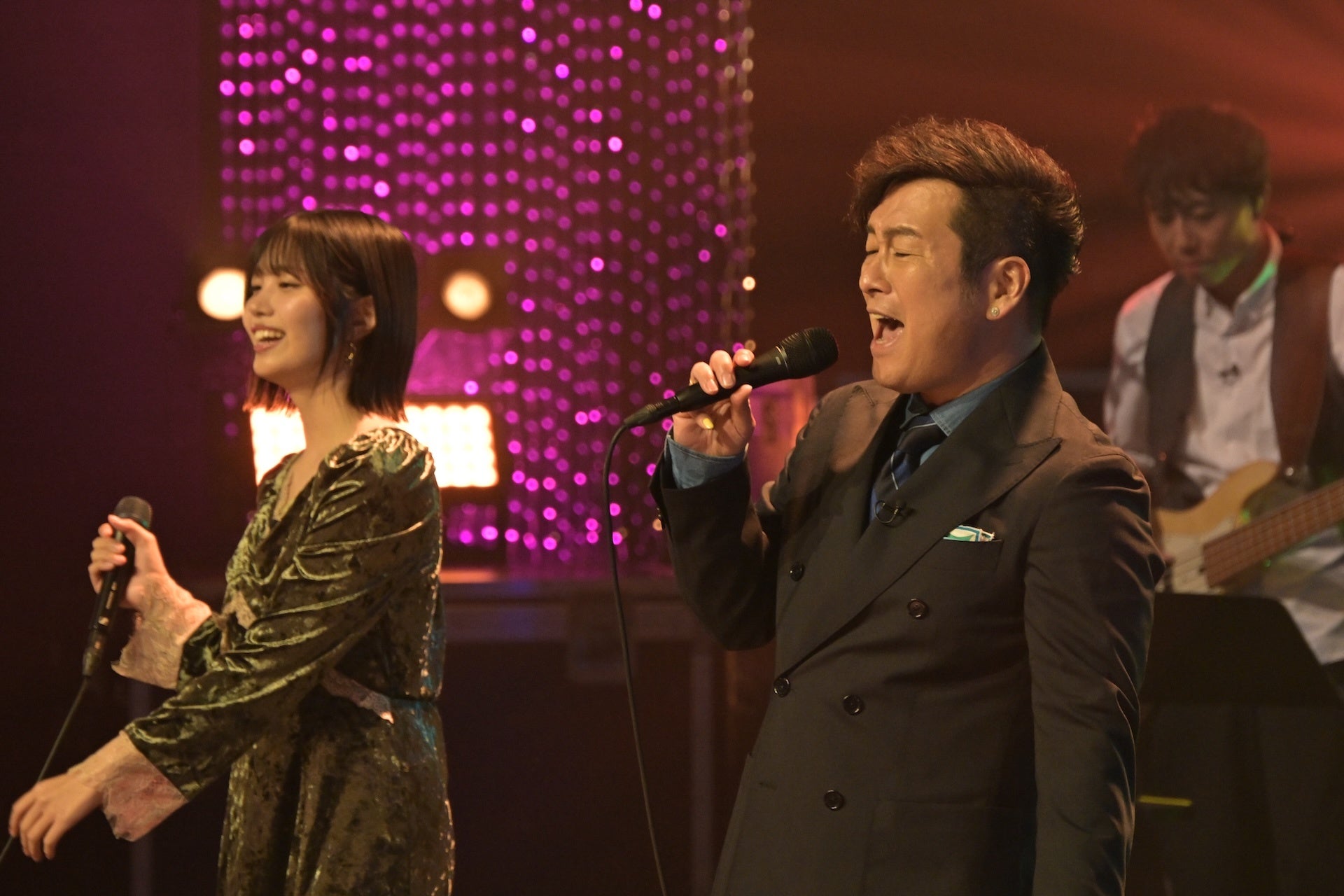 番組特別編での会場セッションの収録写真。公演当日の撮影・鑑賞体験ではありません
